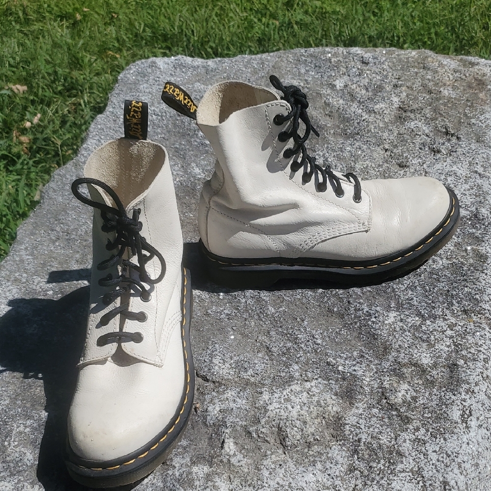 Dr. Martens Pascal Boots Size 7